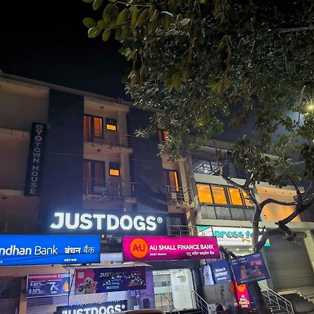 Hotel O Bharat'S Heritage Új-Delhi Kültér fotó